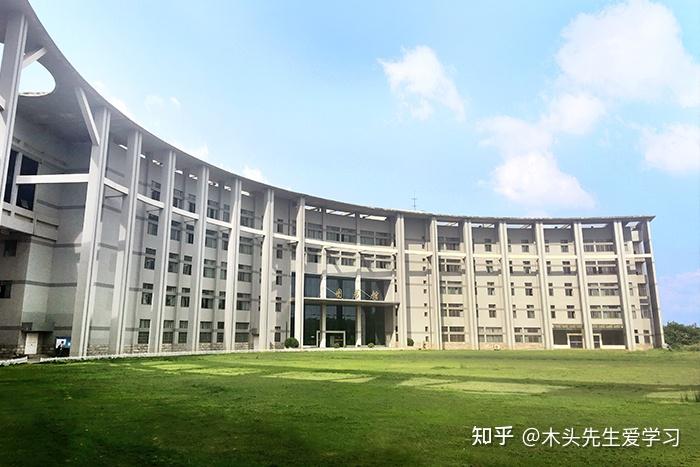 湘潭理工学院全景图片