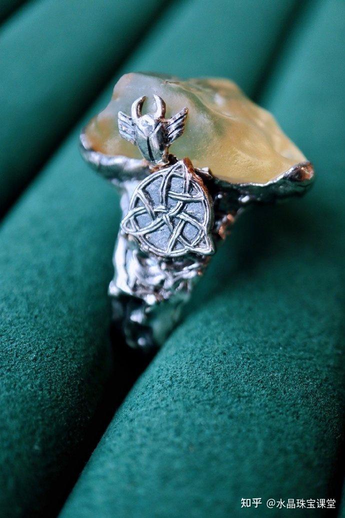 利比亚黄金陨石戒指来自沙漠的神秘力量