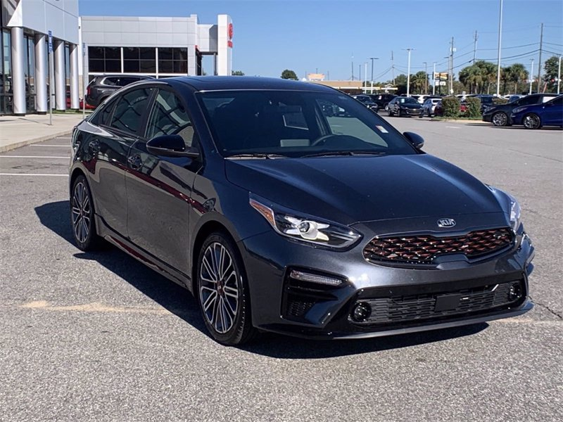 新款起亚福瑞迪gt造型潮流又很有性能范双出排气运动感十足