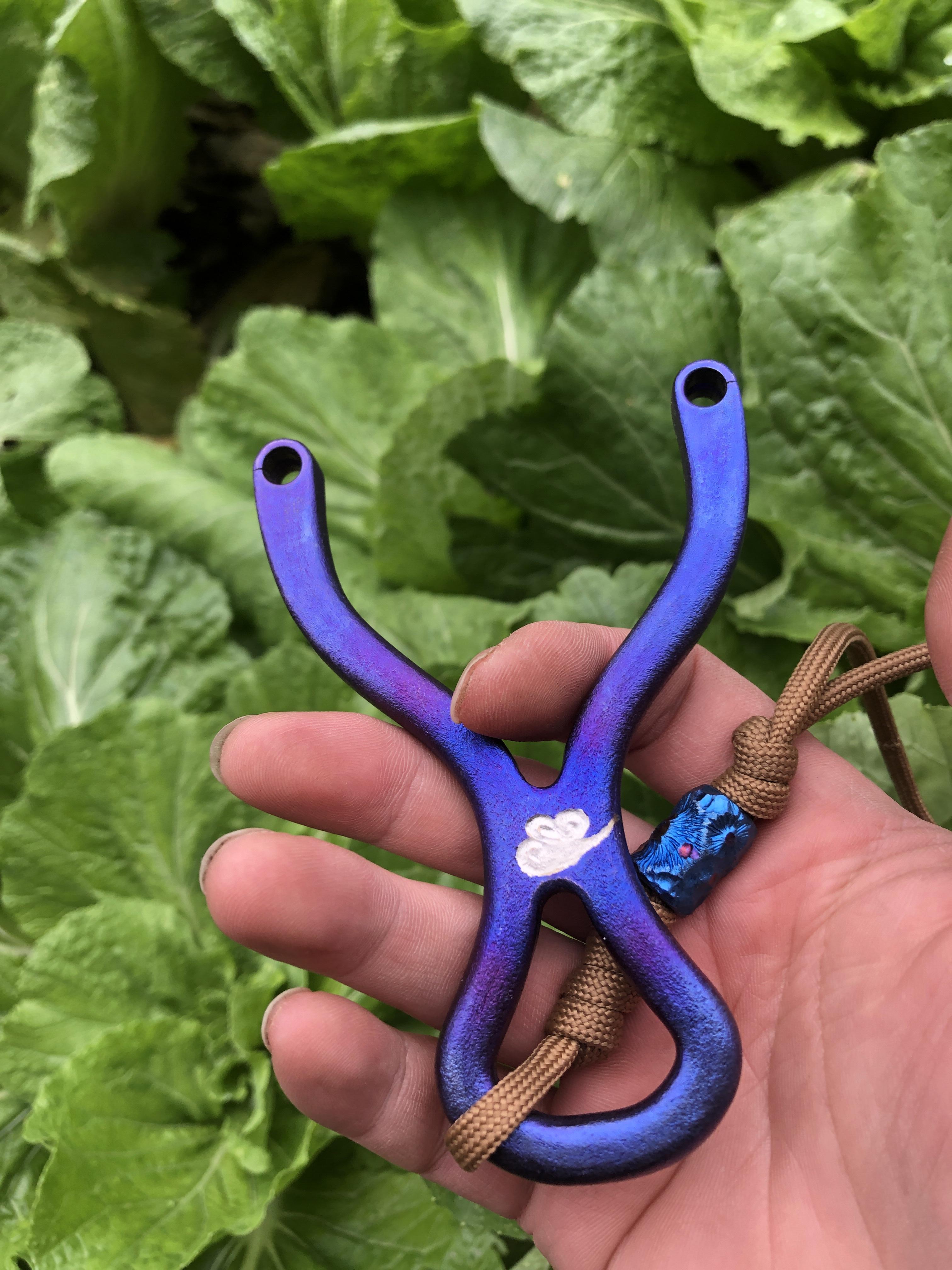 钛合金卡珠弹弓,烤蓝火焰纹