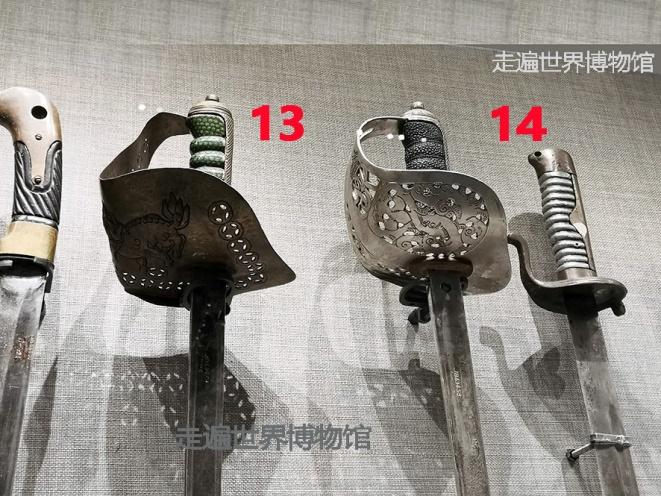 15战刀1-2,中国北洋政府时期指挥刀;3-4,伪"满洲国"指挥刀