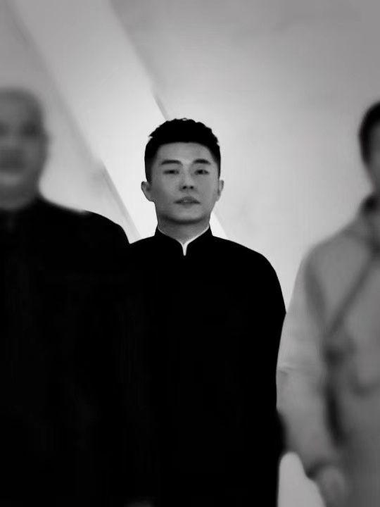 有没有德云社成员很霸气的黑白图片