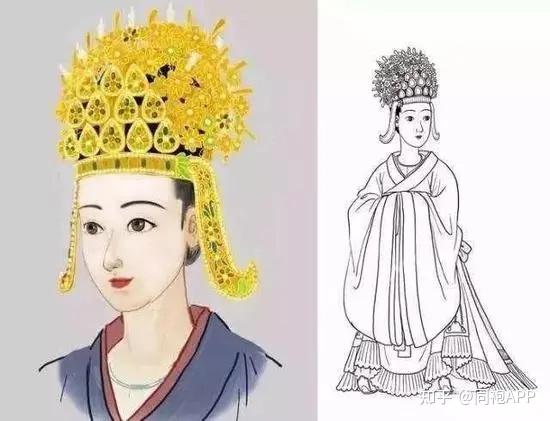 (扬州博物馆展出的萧后冠复原件)萧皇后这顶花树冠一共有十三株花树