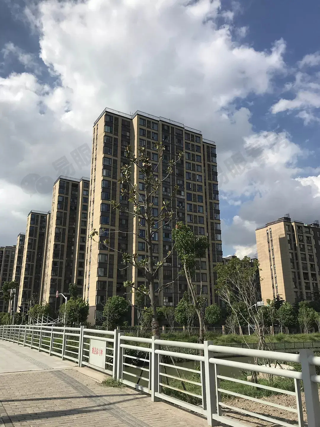 万科悦城随后项目推出了东区地块万科悦城,因产品为复式房源,单价已到