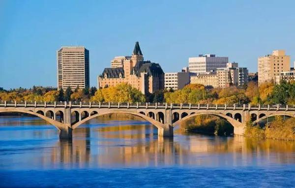 你们知道加拿大最适合移民和就业的十大城市分别是哪些吗?