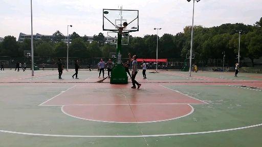 每个打篮球厉害的人都是苦练出来的吗?