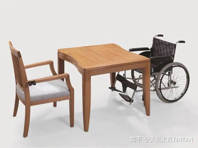 造型上与常规家具类似,增加了一些便捷化,安全性的适老设计.