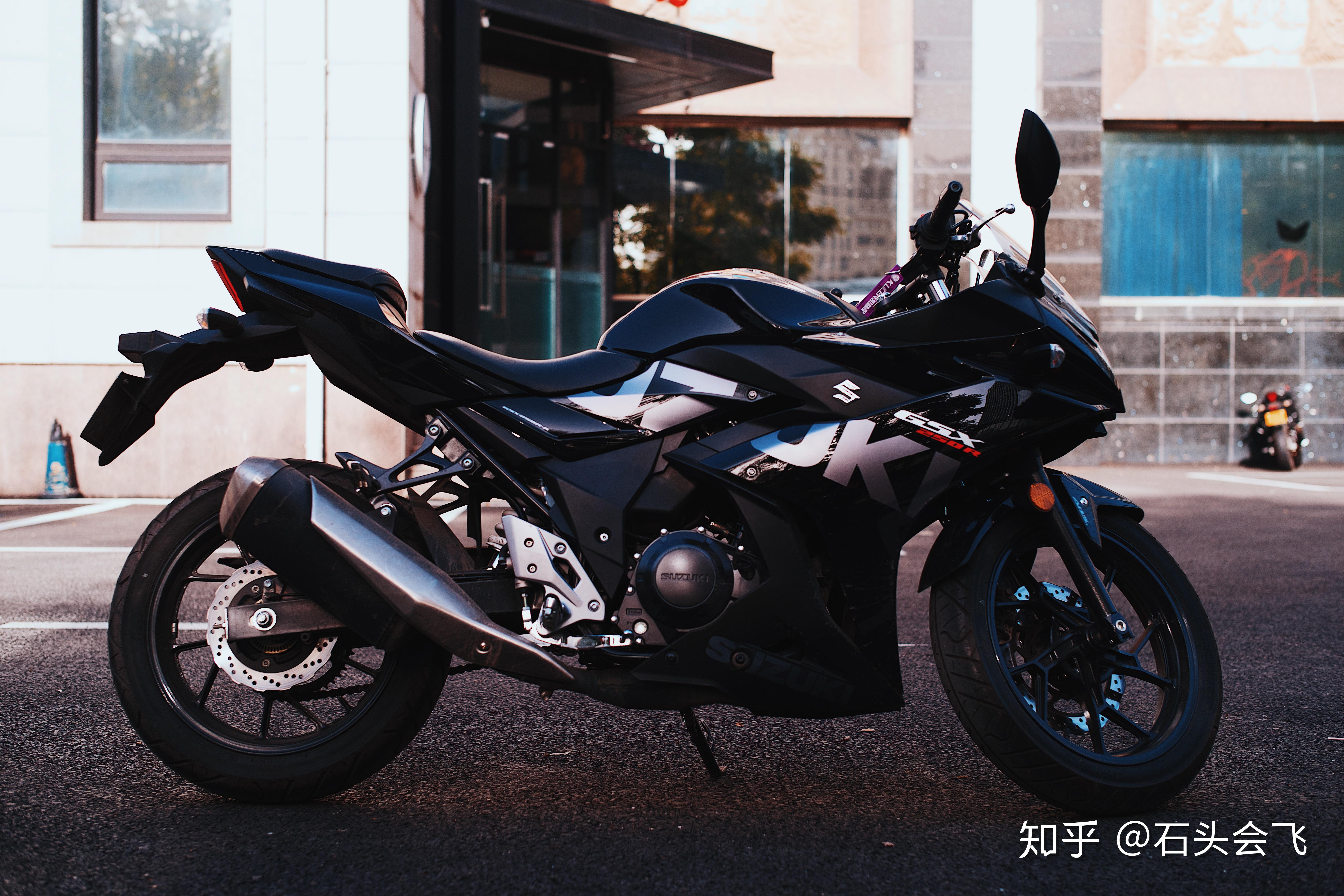 石头摩托gsx250它不是性能机器却是城市利器