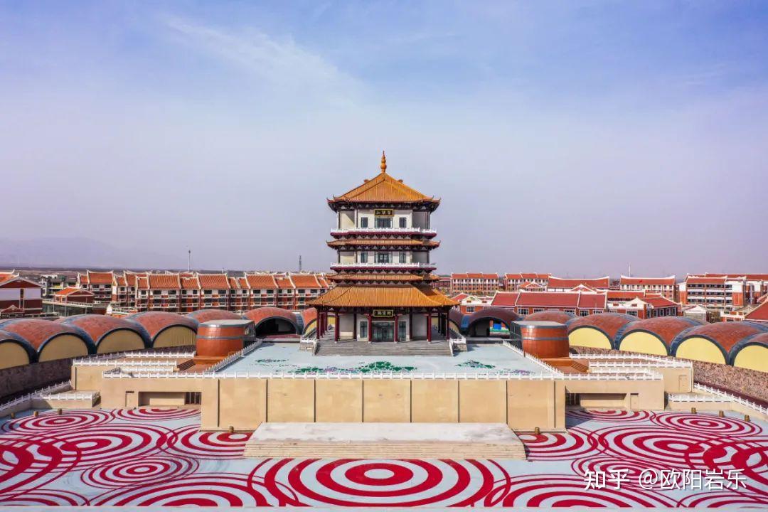 走进闽宁镇打卡山海情醉倒在葡萄酒的温柔乡