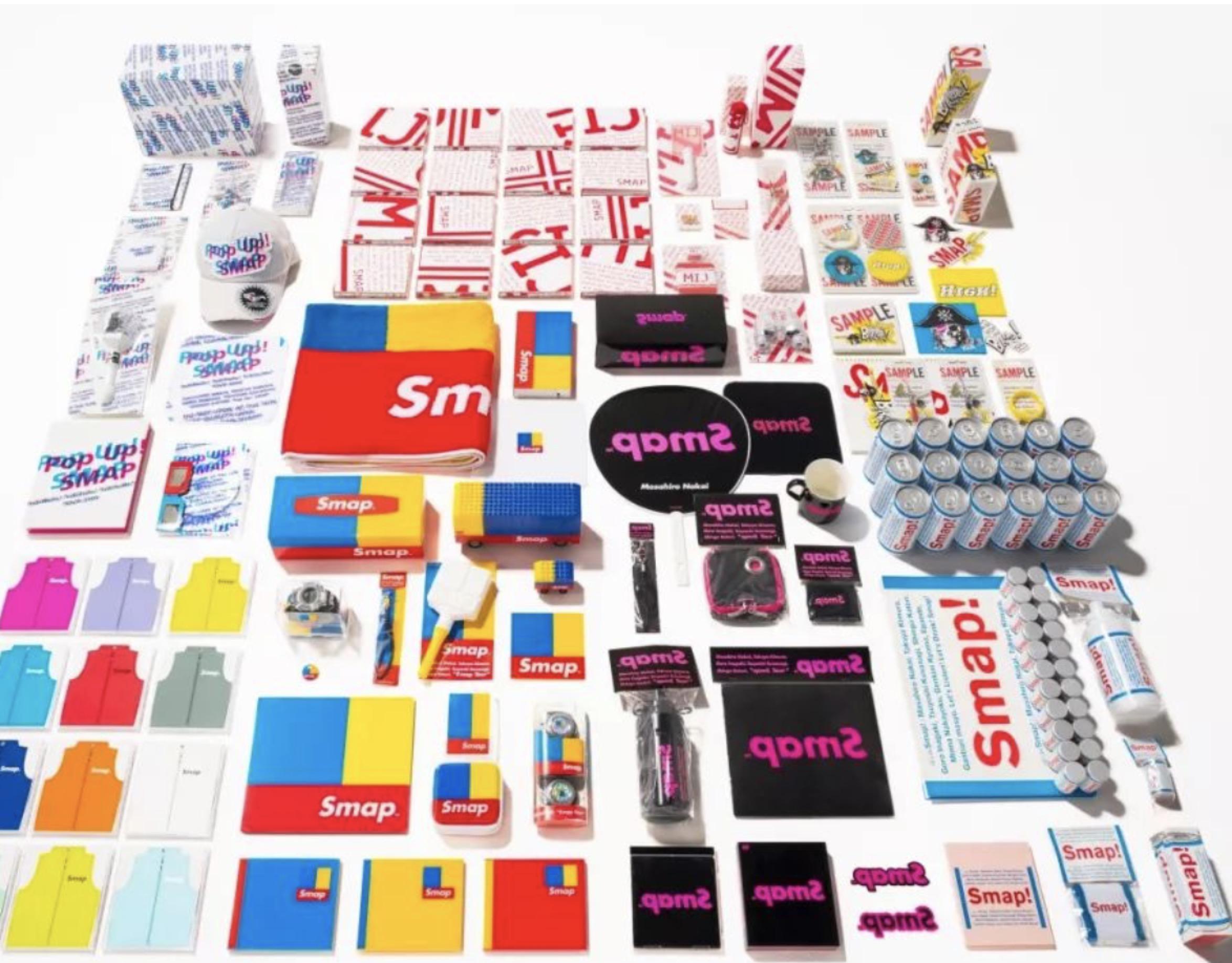 佐藤可士和担任了由木村拓哉等超人气偶像组成的组合smap的整体形象