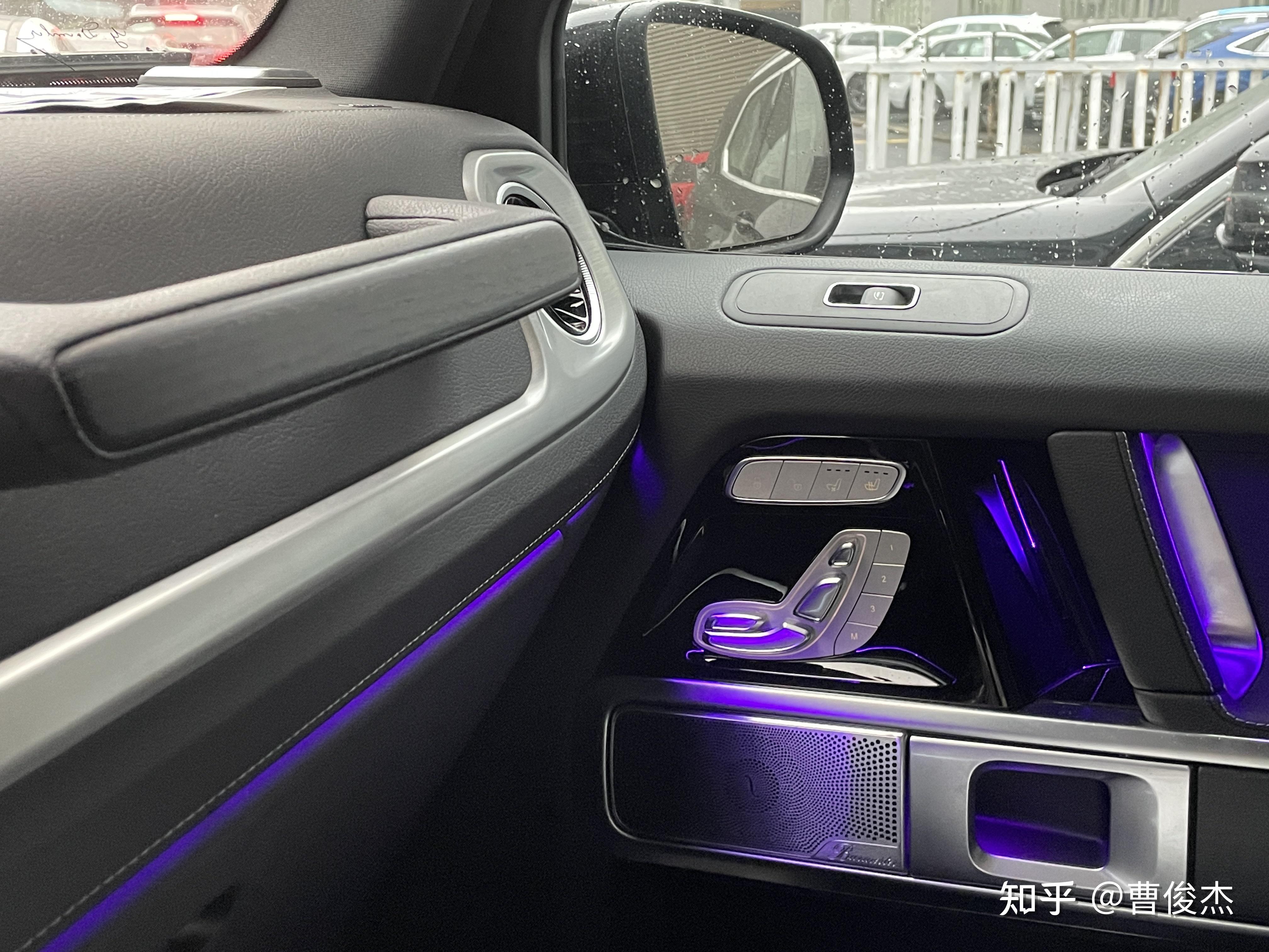 该有的配置一样没拉下,经典的三把锁,氛围灯,360环影,车道辅助,柏林之