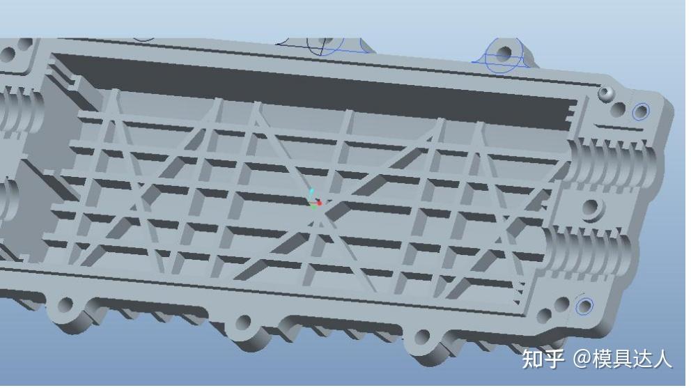 1, 加强筋的合理应用,可增加产品刚性,减少变形.