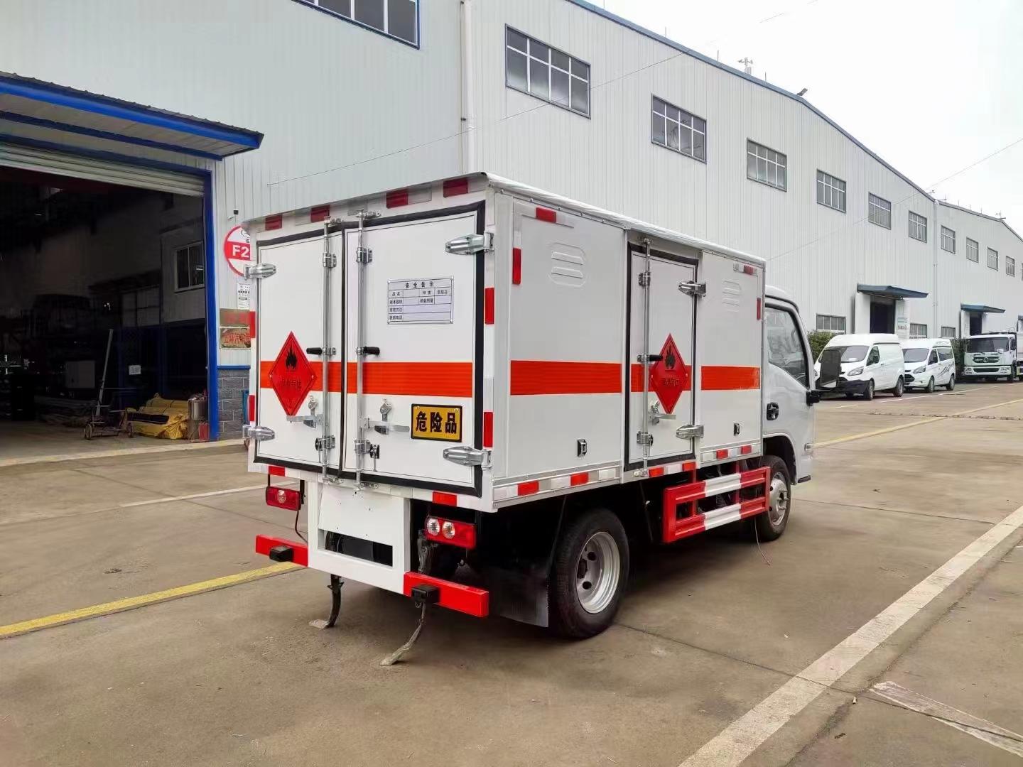 危险品厢式运输车易燃易爆运输车