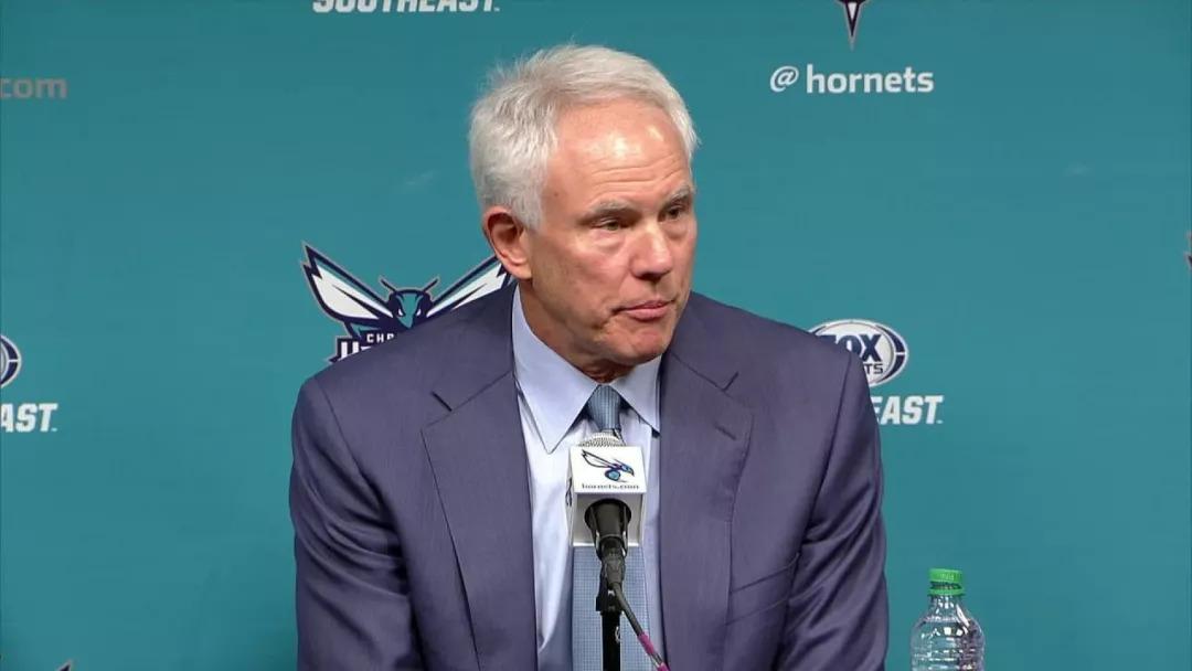 如果你是黄蜂gm乔老板旨意胜利如何两手都抓