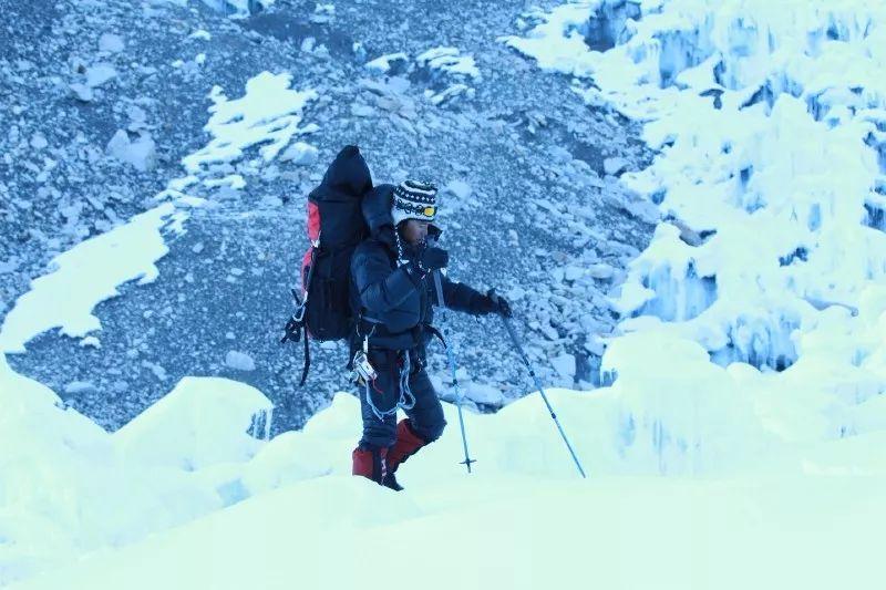 八次无氧独攀珠峰,“一指登山家”的登山梦 - 知乎