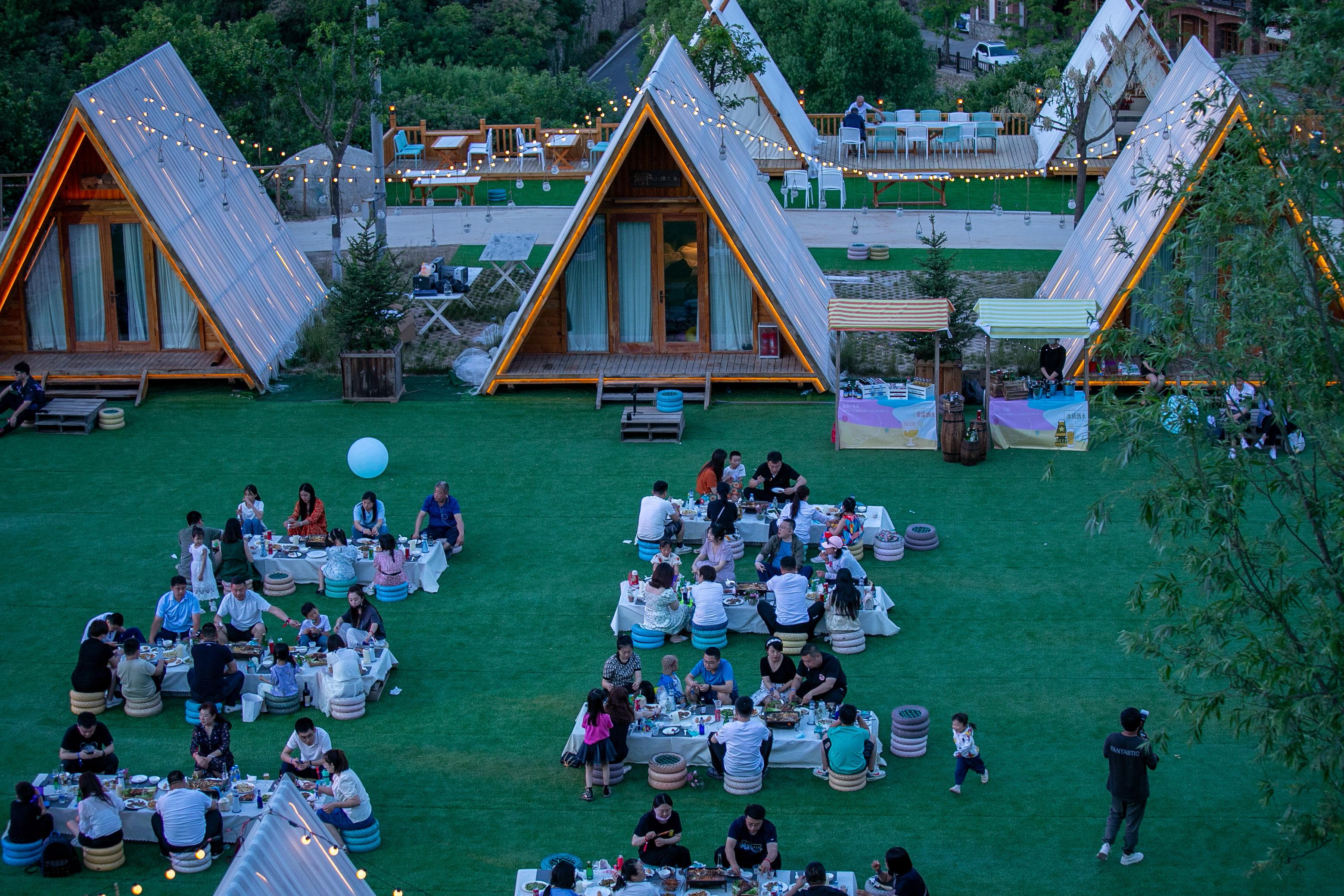 逃离城市亲子露营秘境中的3处野奢营地