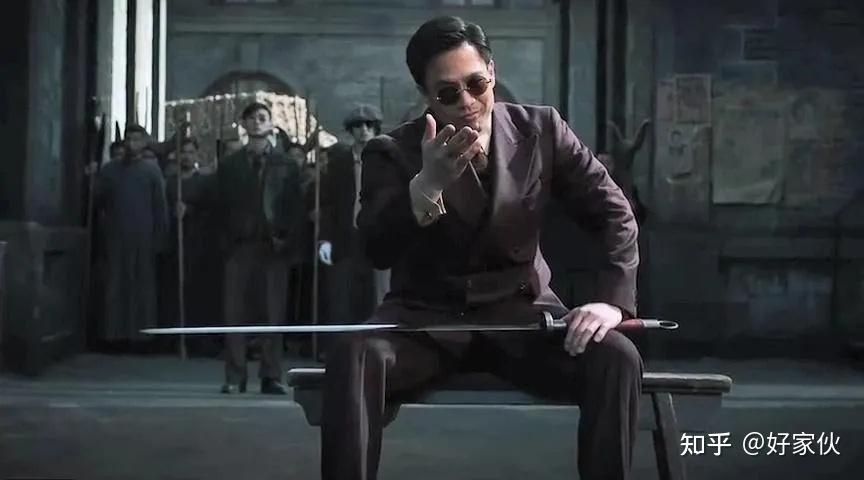 年度最有梗影片《门前宝地》,“喜剧人”向佐的真正成名作 - 知乎