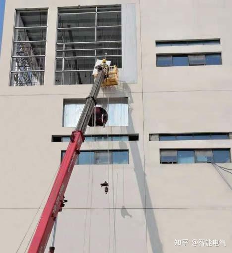 不符合要求;2)散发较空气重的可燃气体,可燃蒸气的甲类厂房和有粉尘