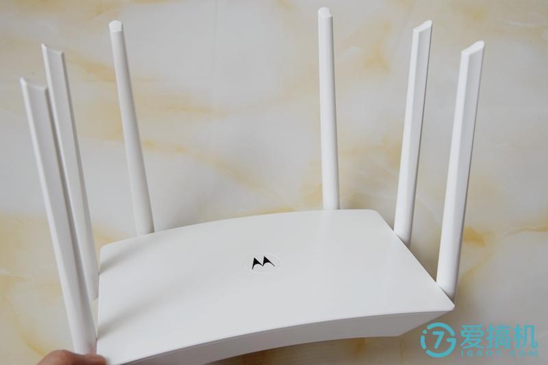 性价比是如此的moto摩路由m2