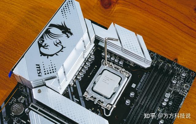 12代处理器的“必需品”?实测CPU防弯扣具,结局很喜感
