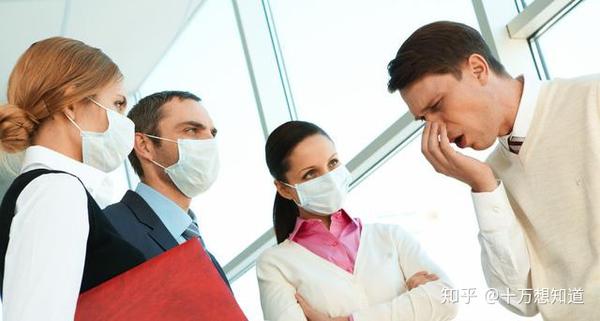 想打喷嚏时憋回去