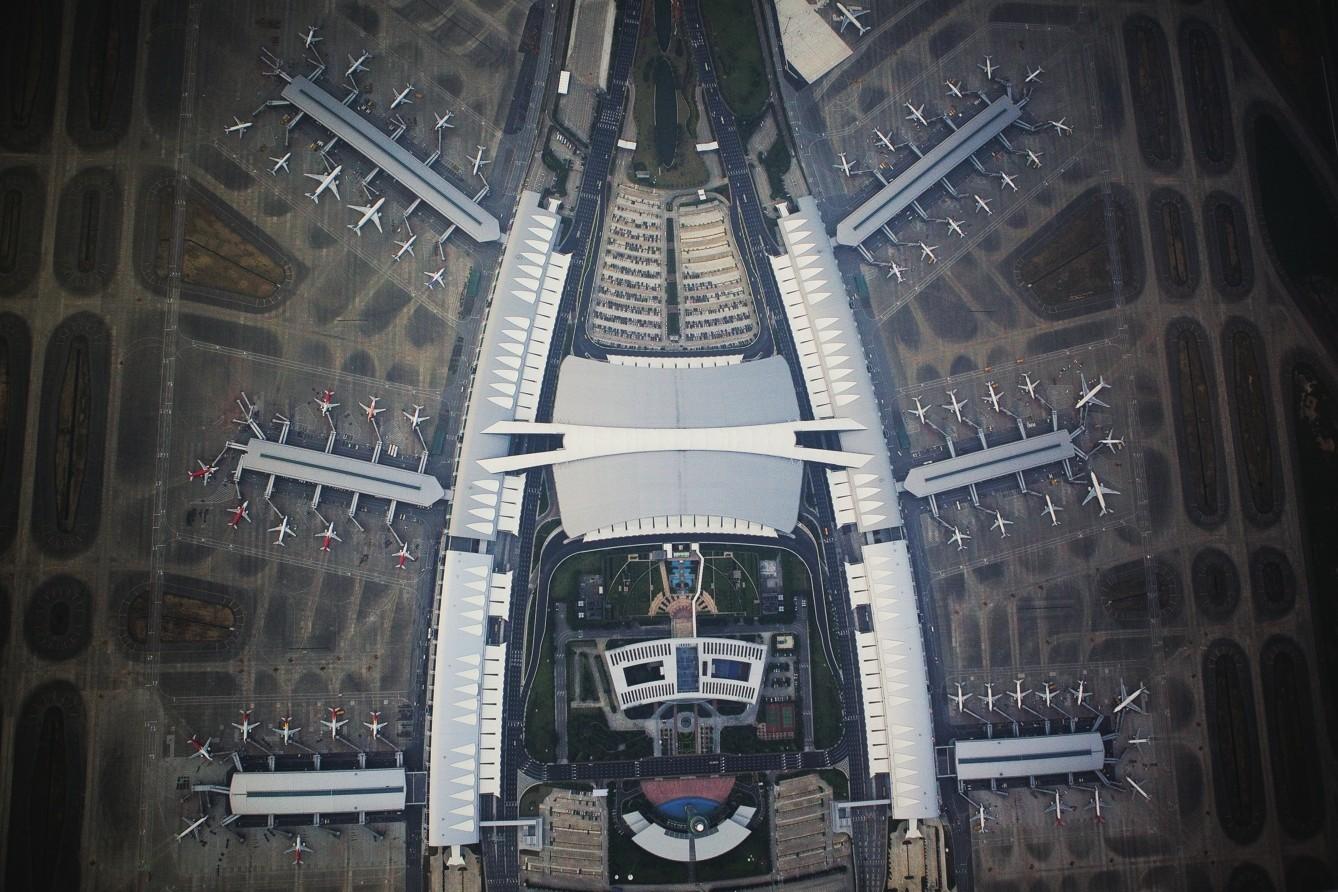 城·广州新白云国际机场 刘可 摄城·10 公路上的自行车赛 张金方 摄