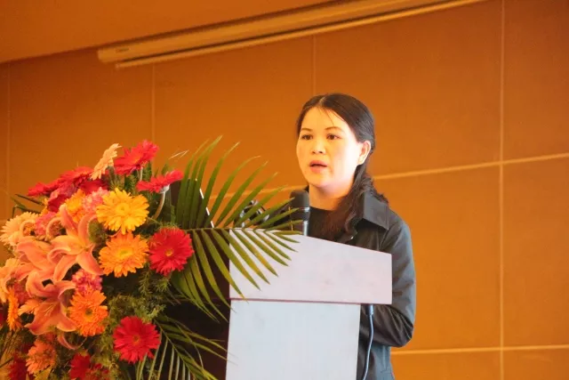 贡润祥销管部经理付万芬说明物流配送等问题贡润祥销管部经理付万芬向