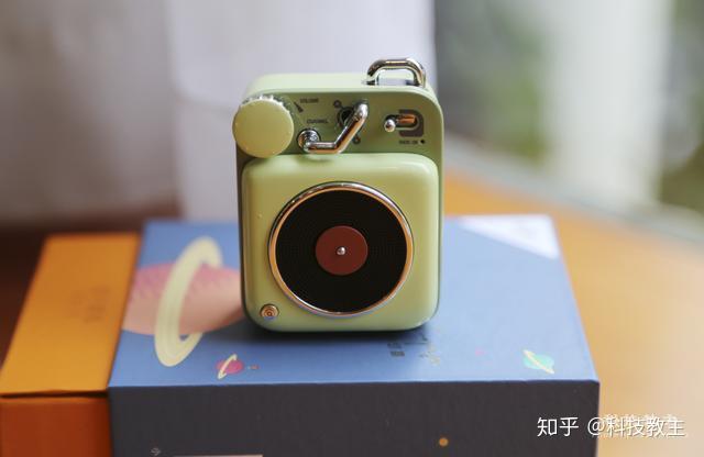 复古怀旧猫王原子唱机b612带你走向新时尚