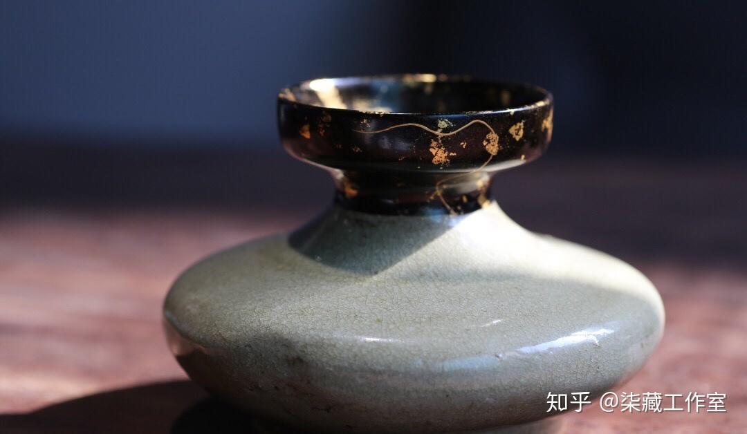 有人认为金缮修复工艺是起源于日本,其实缮源于我国的锔瓷和描金,只是