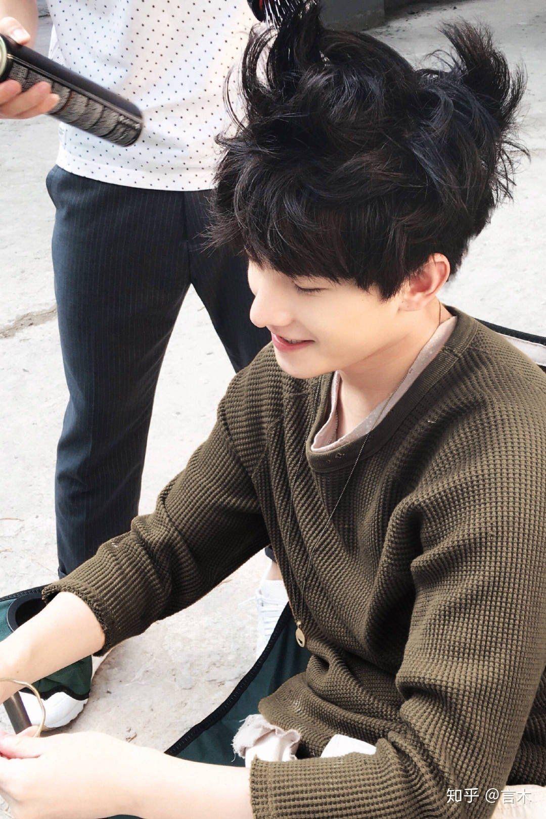 具有少年感时期的杨洋是什么样的