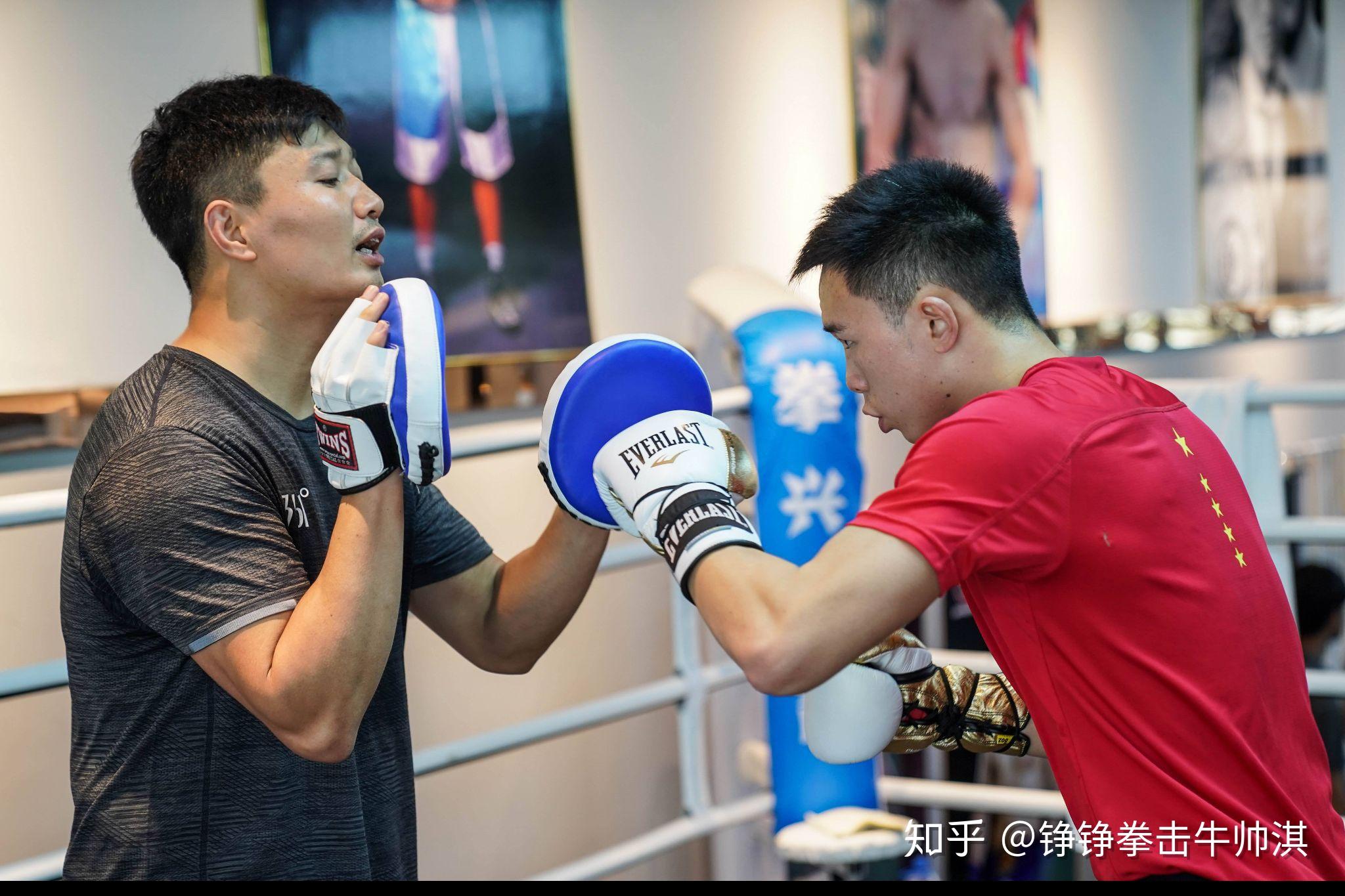 拳击器材介绍三拳击手靶