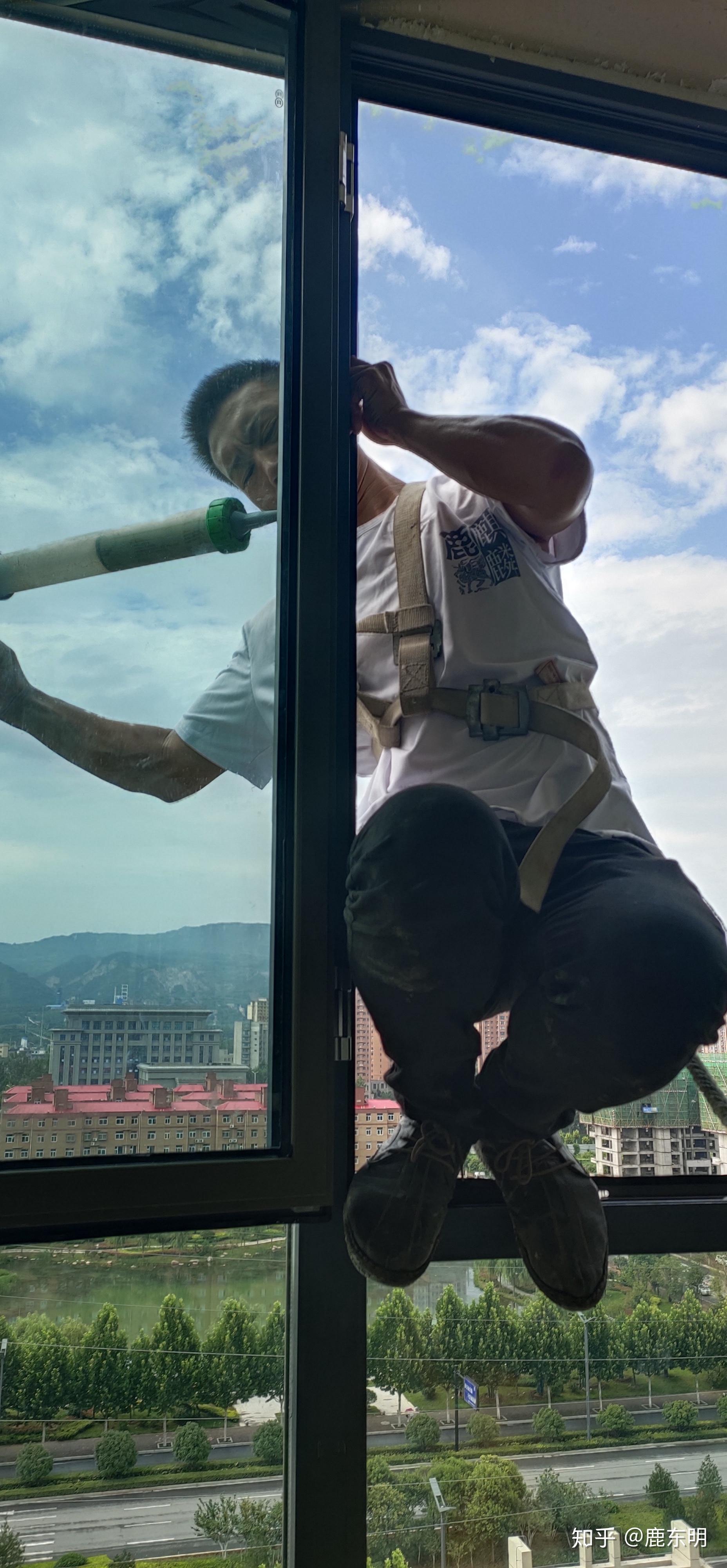 本来生意做了几年不不错,但因为一次安装工人出了事故,连治疗赔偿倒致