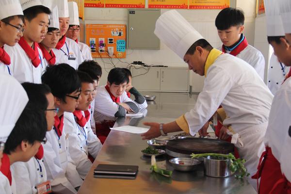 烹饪培训学校学费多少钱全国烹饪培训学校排名