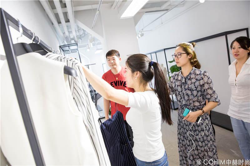 出逃为陈列师7名西安服装设计大四生的陈列梦想变现