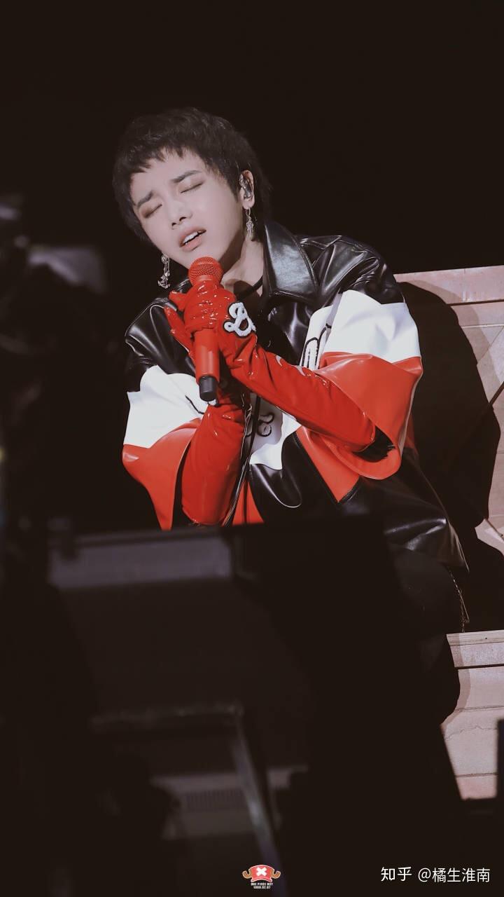 如何评价华晨宇(原创)新歌《斗牛》?(演唱会现