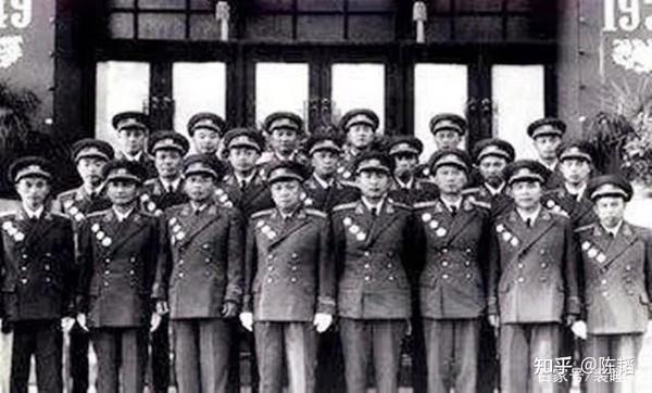 1955年授衔时,军委让一人自己填写军衔,他写下:中将 - 知乎