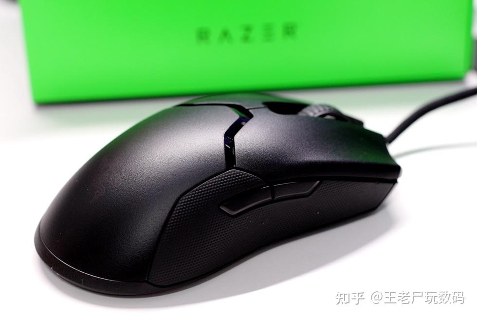 超越自己性能王者雷蛇毒蝰8khz有线鼠标体验