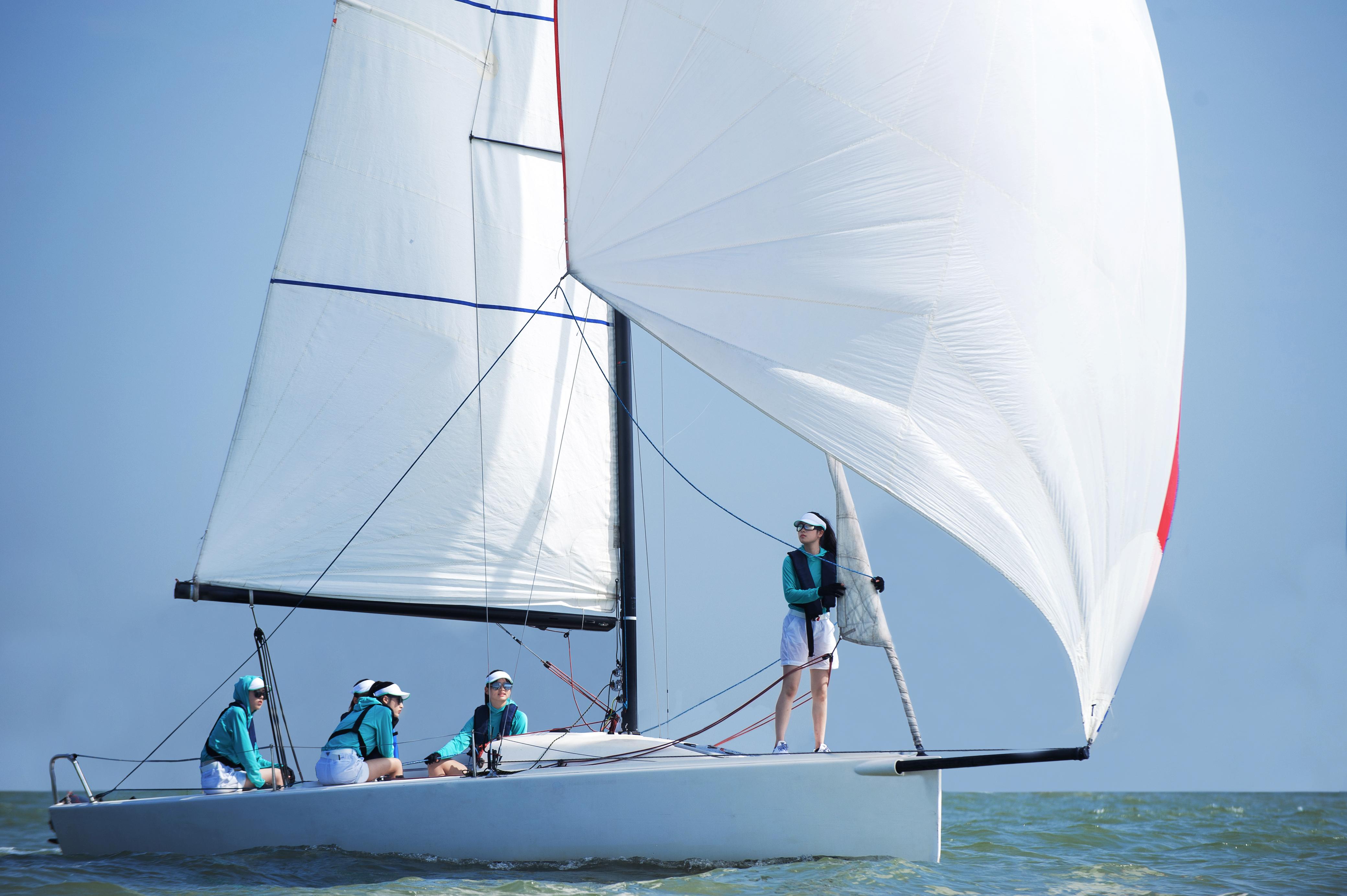 只想着乘风破浪夏日扬帆千万记得全副武装