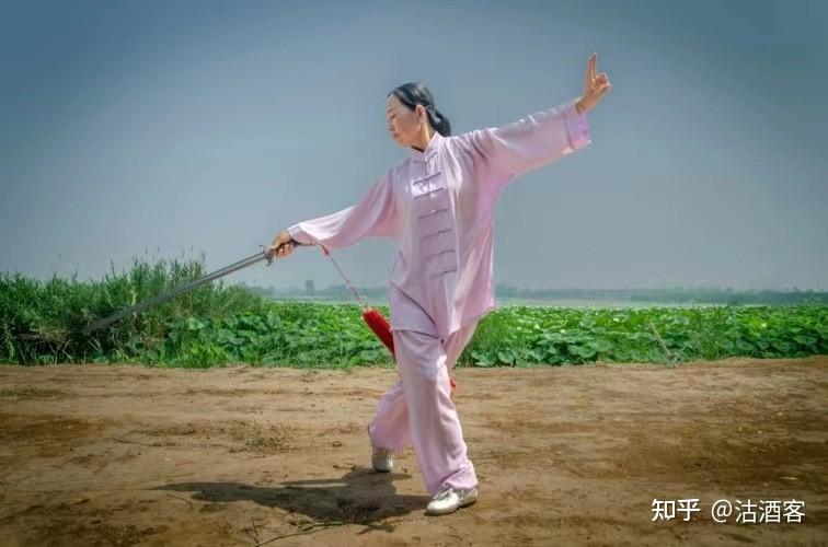 中国古典舞中长穗剑舞的穗法研究:历史传承与技艺探索 - 知乎