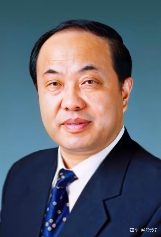 国家烟草专卖局原党组成员,副局长:何泽华