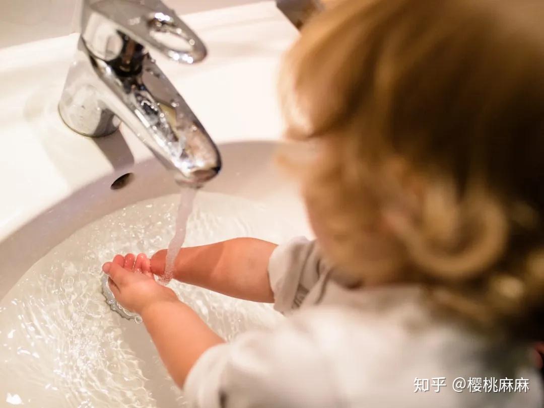 怎么教宝宝自己擦屁股教程 v2-76b92d2a2dad9c3bf454aa22bd02dfa9_r.jpg