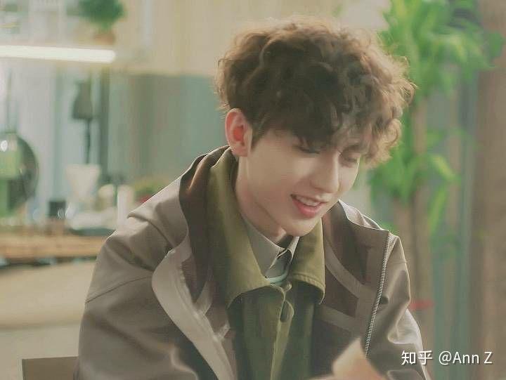 怎么样才能长得像蔡徐坤 v2-76c4268adcb1acd13603ec050f361875_r.jpg