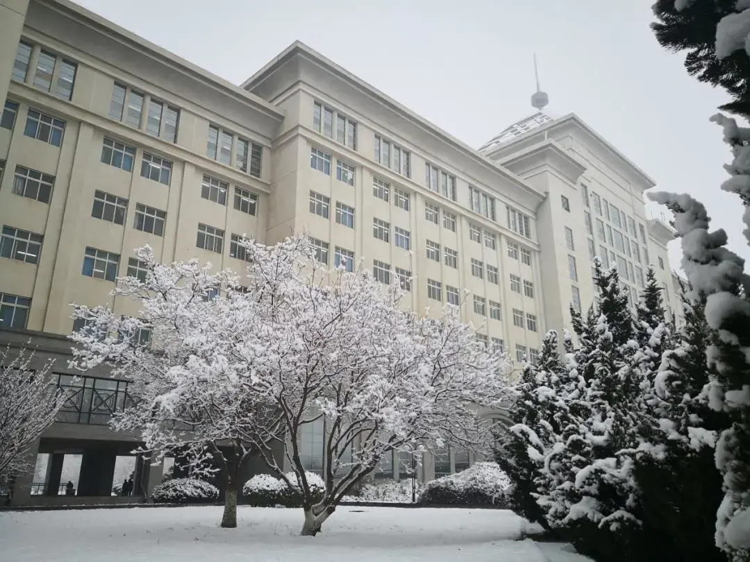 館檔次在廊坊市圖書館之上,從1樓到5樓,環境舒適整潔,1層是航天博物館