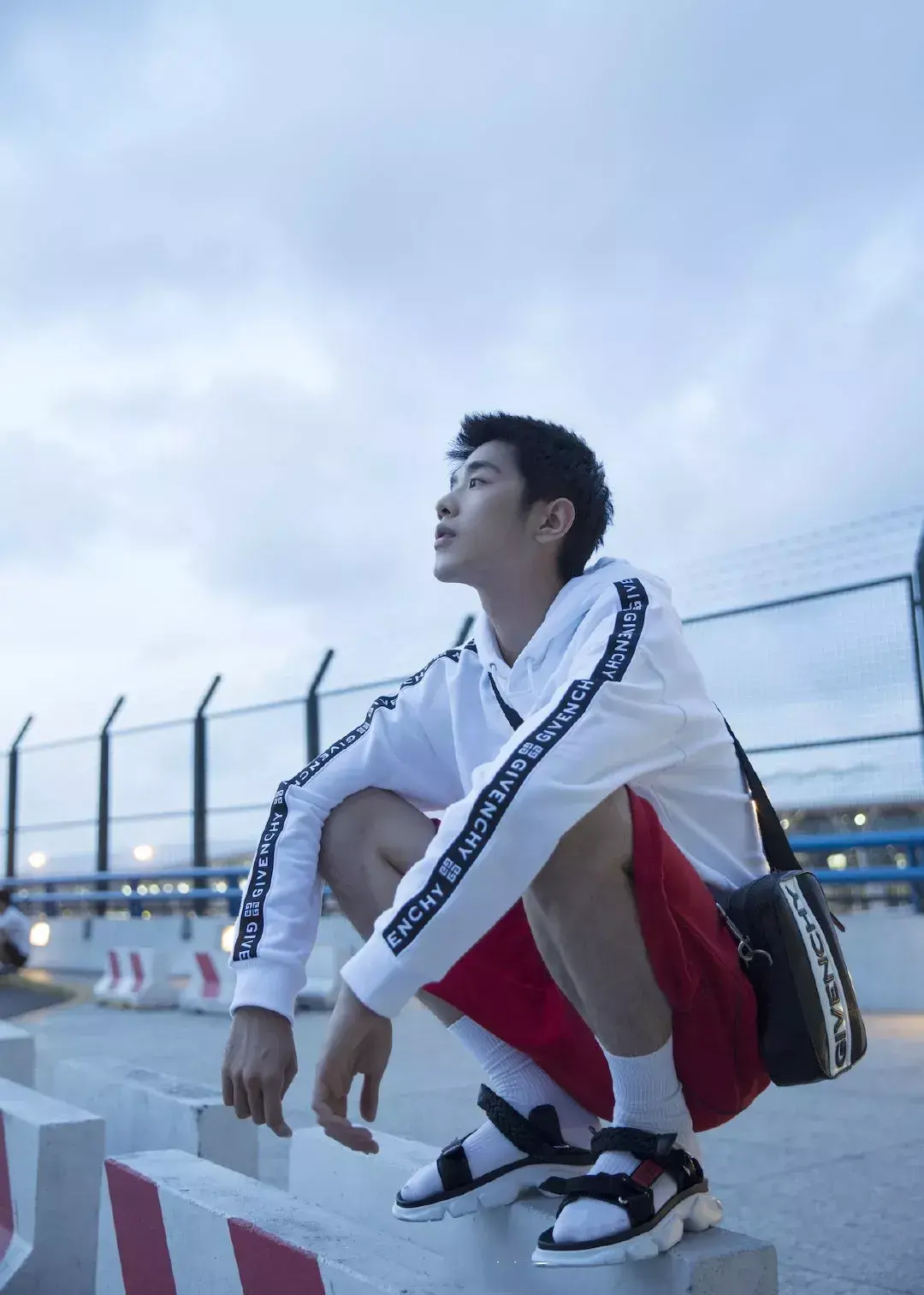 他是公认的大学校草他也是最帅的it理工男