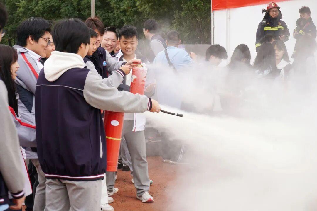 【平安校园】增强消防意识 筑牢安全防线 | 浙广电中专塘栖校区开展消防演练活动！(图5)