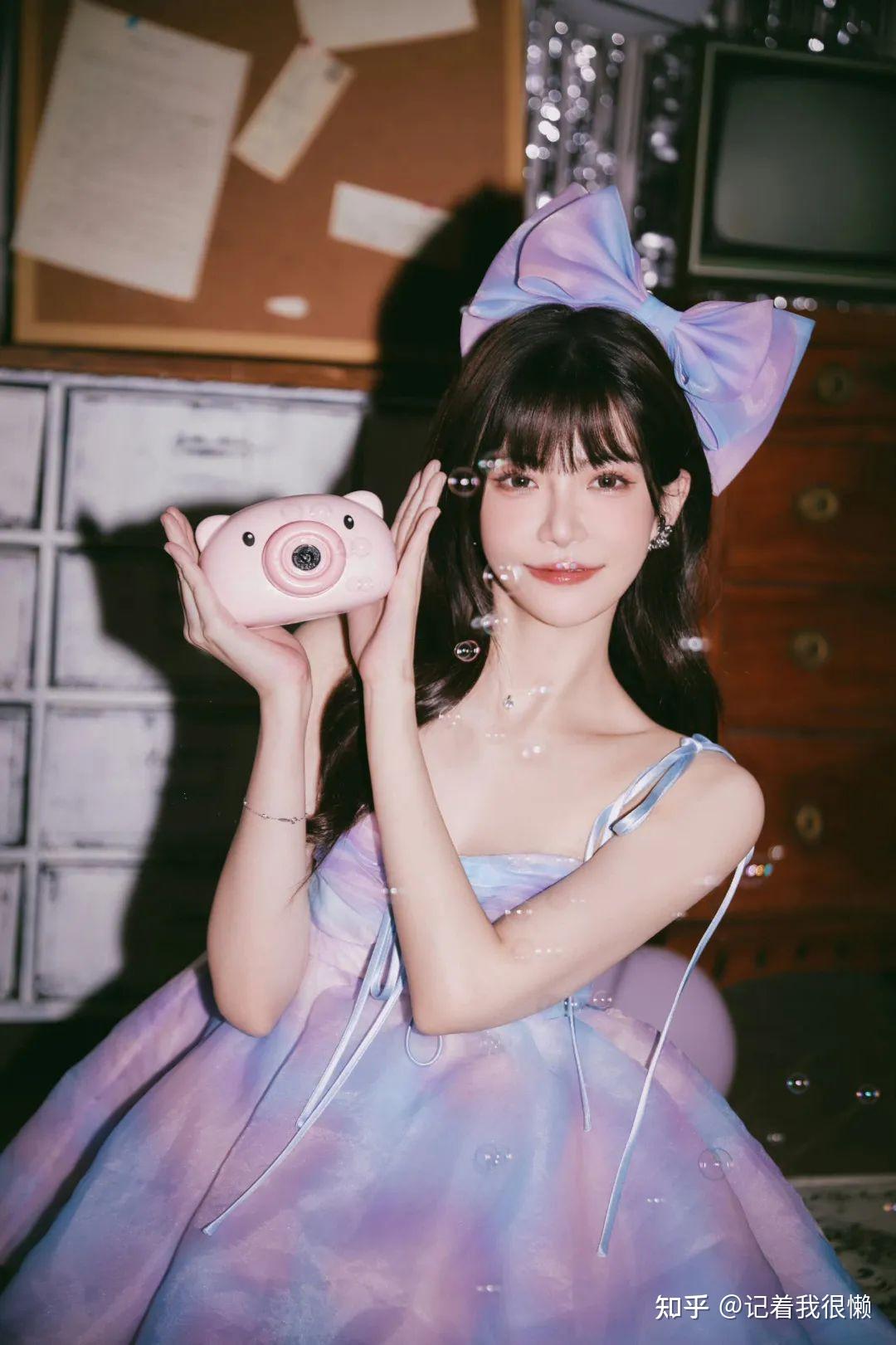 周淑怡蹭斗鱼一哥热度被网友吐槽情商低