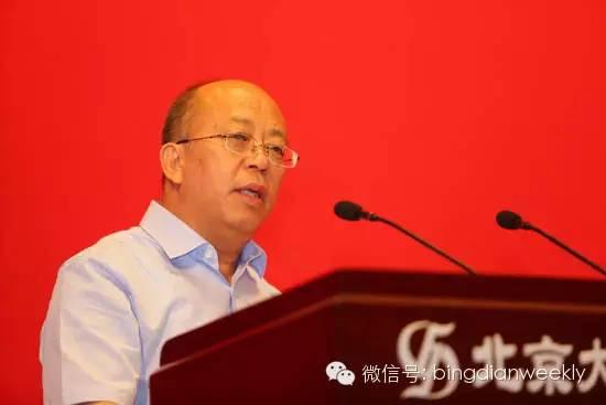 1983年本科毕业留校,1989年硕士毕业,你们的李小凡学长