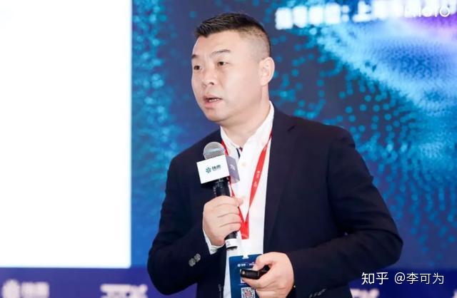 也许充满艰辛,惊涛骇浪,但一定有无数美好的事物等着我们去发现李可为