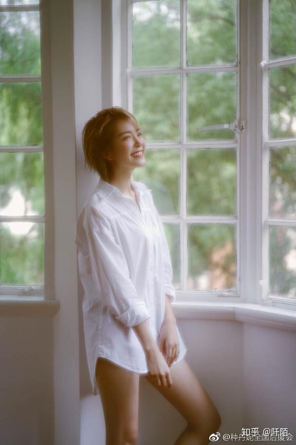 种丹妮小姐姐短发超好看