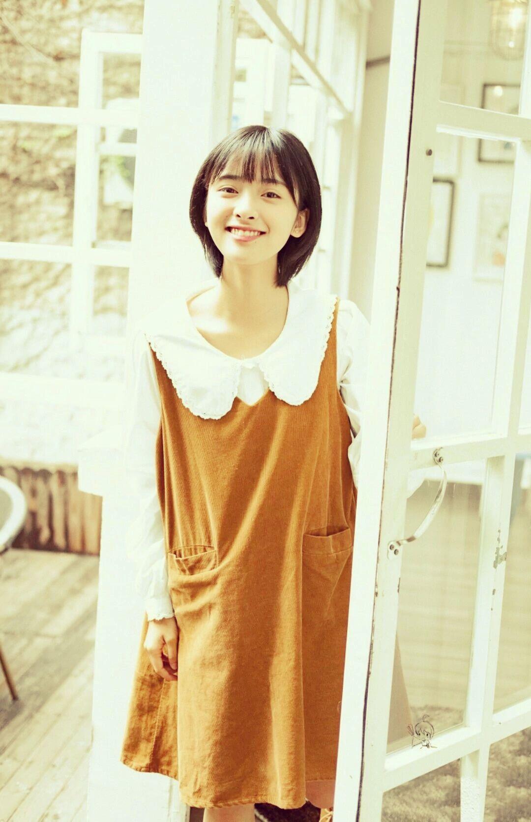 最近认识了网剧致我们单纯的小美好的女主沈月非常喜欢她的颜有安利的